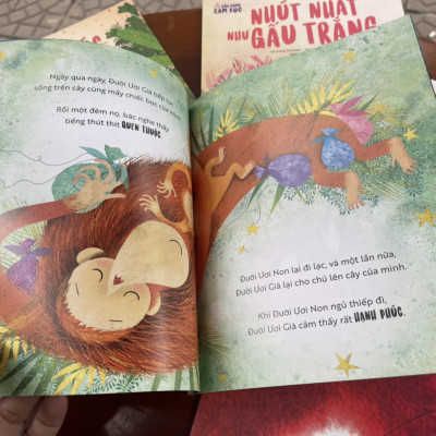 (Minh hoạ màu) COMBO KHU RỪNG CẢM XÚC (5 Cuốn): Hạnh phúc như Gà Con, Giận dữ như Sư Tử, Sợ sệt như Sói Xám, Nhút nhát như Gấu Trắng, Ích kỉ như Đười Ươi – Giulia Pesavento, Susy Zanella - Kim Ngọc dịch - Nxb Kim Đồng 