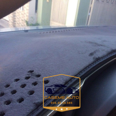 [SUZUKI ERTIGA] Thảm Taplo 3 Lớp Dành Cho Xe SUZUKI ERTIGA, Nhung Lông Cừu Và Da Vân Carbon Cao Cấp - Hàng Chính Hãng