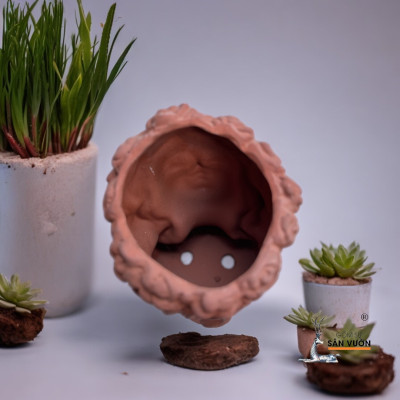 Chậu Gốm Đất Nung Hình Cô Gái Anna Tóc Xoăn