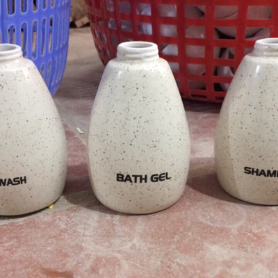 Bình đựng sữa tắm gội bằng gốm sứ 