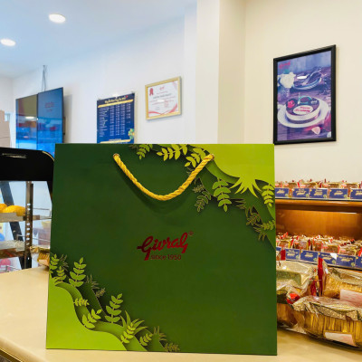 Hộp 4 Bánh Trung Thu Givral Tình Thân (150gr)