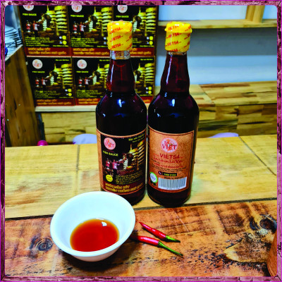 1 Thùng NƯỚC MẮM CỐT PHÚ QUỐC 40N - 40 độ đạm - 1 thùng 6 chai.