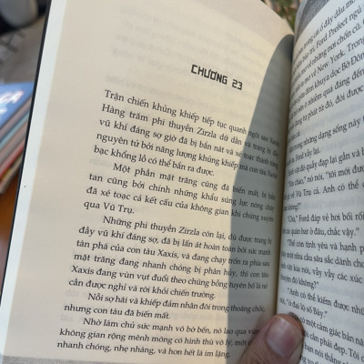 HẦU NHƯ VÔ HẠI - Douglas Adams – Lê Minh Đức dịch – Nhã Nam – bìa mềm