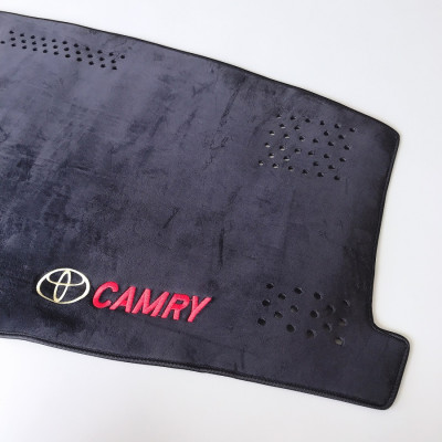 Thảm nhung taplo chống nắng nóng dành cho xe Toyota Camry 2018-2019