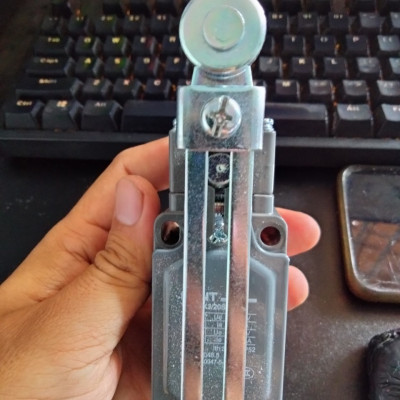 Công tắc hành trình YBLX-K3/20S/T Chint