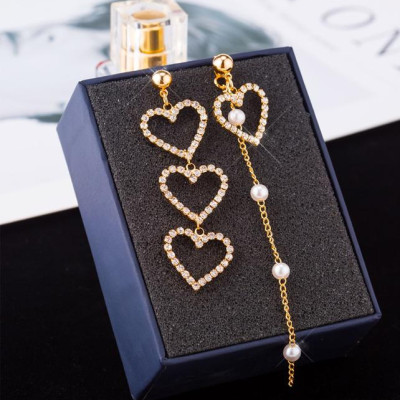 Bông tai trái tim rỗng đính đá thả hạt ngọc trai bất đối xứng