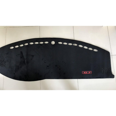 Thảm taplo xe Suzuki XL7 2020-2023 nhung lông cừu, da carbon có chống trượt cao cấp