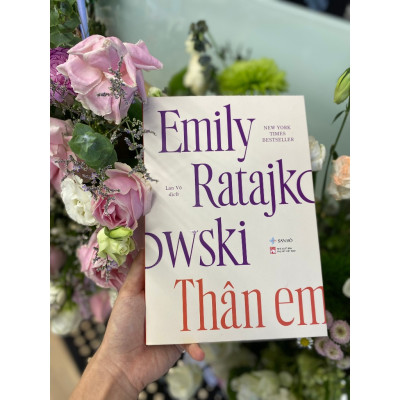 Thân Em - Hồi kí Emily Ratajkowski