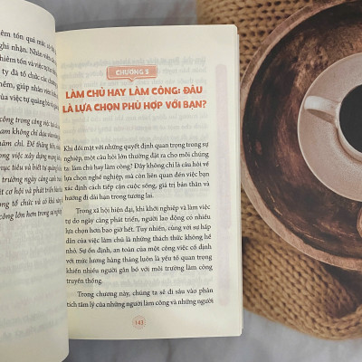 Sách - Cuộc chơi làm công: Nghệ thuật làm việc và sinh tồn