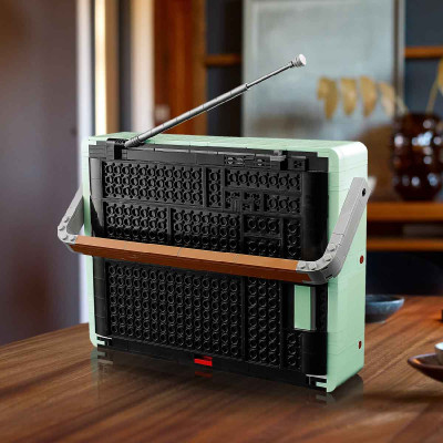 Đồ Chơi Lắp Ráp Đài Radio Cổ Điển LEGO ICONS 10334 (906 chi tiết)