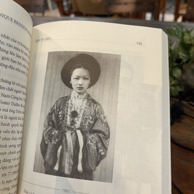 (Tái bản 2021) MADAM NHU TRẦN LỆ XUÂN – QUYỀN LỰC BÀ RỒNG – Monique Brinson Demery - Phương Nam Book – bìa mềm