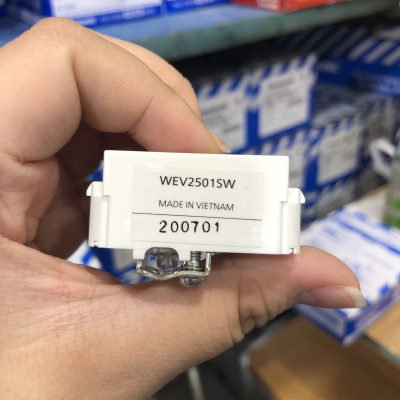 Ổ cắm anten TV Panasonic WEV-2501SW Wide - Hàng chính hãng