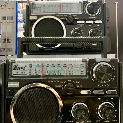 Đài FM Radio Nghe Nhạc FEPE FP-722-S Bluetooth-Sạc Năng Lượng Mặt Trời,Thiết Kế Cổ Điển Sang Trọng ,2 Ăn-Ten Bắt Sóng Mạnh Hỗ Trợ USB và Thẻ Nhớ- Hàng Chính Hãng