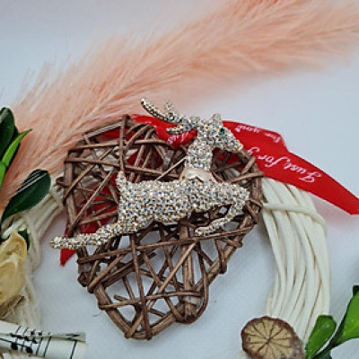 Cài áo hươu chạy