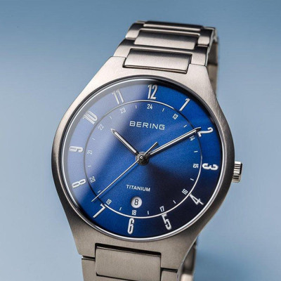 Đồng Hồ Nam Bering Titanium Màu Xanh Dương 11739-707