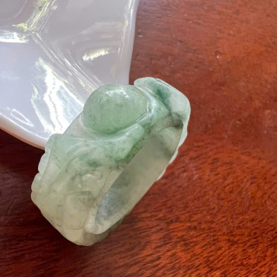 Nhẫn Rồng Nam Ni 20mm Cao 10mm Dầy 5mm Đá Cẩm Thạch Tự Nhiên Trắng Xanh Đậm Nhạt đều đẹp ạ