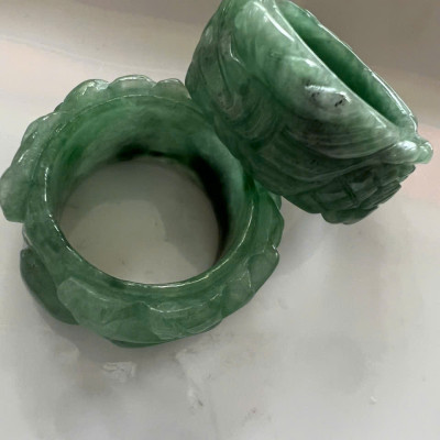 Nhẫn Rồng Nam Ni 20mm Cao 12mm Dầy 4mm Đá Cẩm Thạch Xanh Đều màu tự nhiên nhu đẹp sang tay ạ