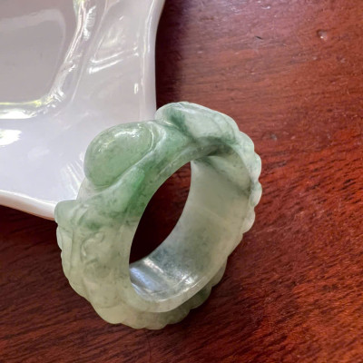 Nhẫn Rồng Nam Ni 20mm Cao 10mm Dầy 5mm Đá Cẩm Thạch Tự Nhiên Trắng Xanh Đậm Nhạt đều đẹp ạ