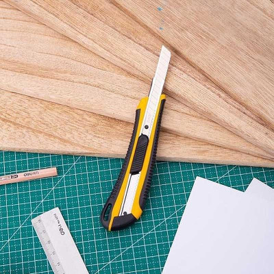 Dao Rọc Giấy - Deli 2039