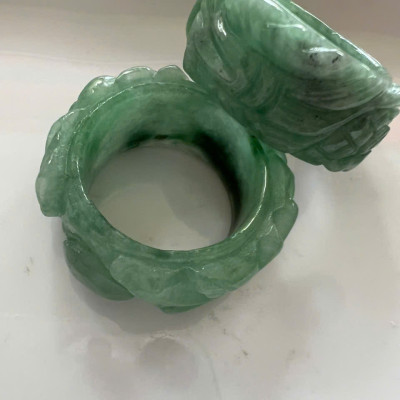 Nhẫn Rồng Nam Ni 20mm Cao 12mm Dầy 4mm Đá Cẩm Thạch Xanh Đều màu tự nhiên nhu đẹp sang tay ạ