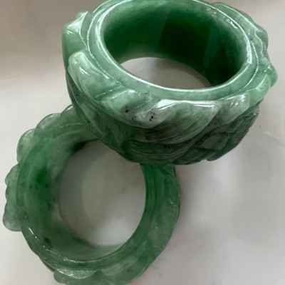 Nhẫn Rồng Nam Ni 20mm Cao 12mm Dầy 4mm Đá Cẩm Thạch Xanh Đều màu tự nhiên nhu đẹp sang tay ạ