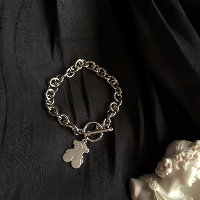 Vòng tay lắc tay gấu đẹp thời trang xu hướng unisex cá tính