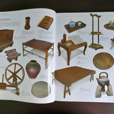 Hồ Chí Minh - Tiểu Sử Bằng Hình (Bìa Cứng)