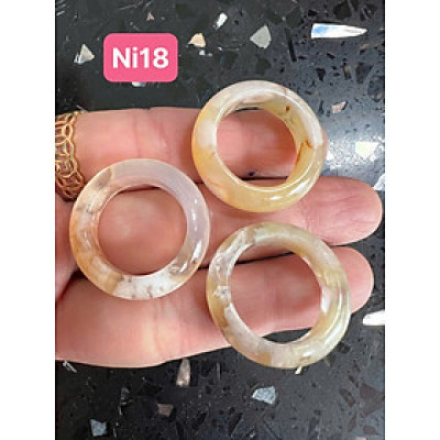 Nhẫn Nữ mới Đá Mã Não Bông Bông Vàng Trắng Đều Bóng Đẹp Ni 18mm Cao 7mm Dầy 4mm Chị em Nữ mệnh Kim mệnh Thủy mệnh Thổ đeo lên tay xinh xắn may mắn ạ