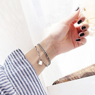 Set 2 vòng đeo tay titan nam nữ khoá tình yêu cá tính độc đáo