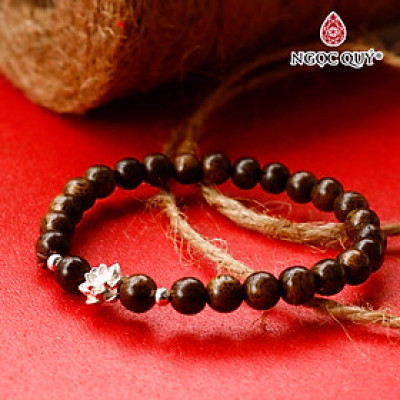 Vòng tay trầm tốc phối charm bạc hoa sen hạt 6mm - Ngọc Quý Gemstones