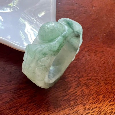 Nhẫn Rồng Nam Ni 20mm Cao 10mm Dầy 5mm Đá Cẩm Thạch Tự Nhiên Trắng Xanh Đậm Nhạt đều đẹp ạ