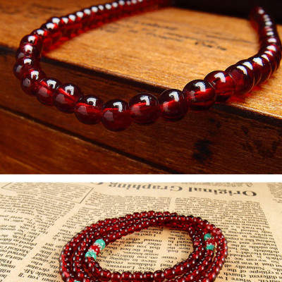 Combo Vòng đeo tay phong thủy Cỏ 4 lá chất liệu đá Ngọc Hồng Lựu, kèm hộp đựng lót Nỉ