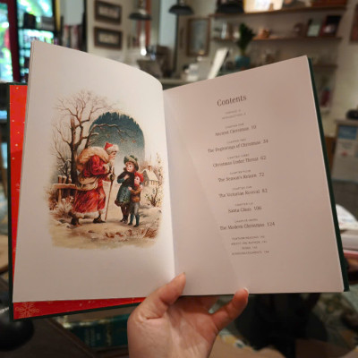 Sách - Christmas: A short history from solstice to santa by Andy Thomas - Christmas/ Nonfiction in English