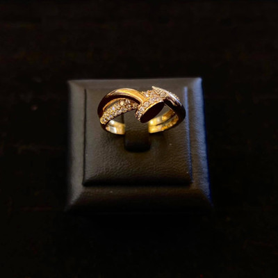 nhẫn vàng 18k đính đá nữ tính