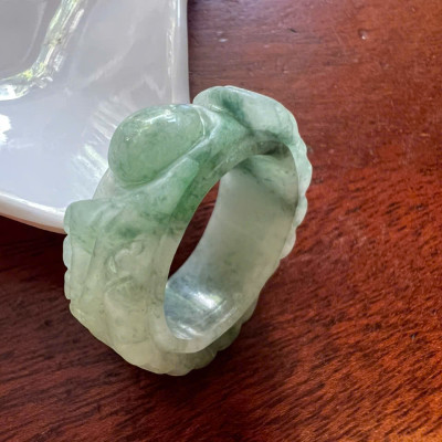 Nhẫn Rồng Nam Ni 20mm Cao 10mm Dầy 5mm Đá Cẩm Thạch Tự Nhiên Trắng Xanh Đậm Nhạt đều đẹp ạ