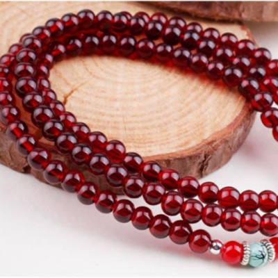 Combo Vòng đeo tay phong thủy Cỏ 4 lá chất liệu đá Ngọc Hồng Lựu, kèm hộp đựng lót Nỉ