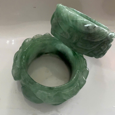 Nhẫn Rồng Nam Ni 20mm Cao 12mm Dầy 4mm Đá Cẩm Thạch Xanh Đều màu tự nhiên nhu đẹp sang tay ạ