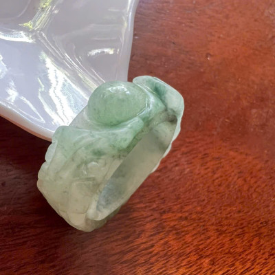 Nhẫn Rồng Nam Ni 20mm Cao 10mm Dầy 5mm Đá Cẩm Thạch Tự Nhiên Trắng Xanh Đậm Nhạt đều đẹp ạ