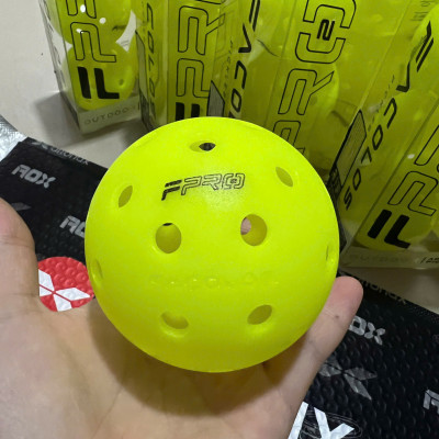 Hộp 6 bóng Facolos F-Pro Performance Gen2- 40 lỗ, chất liệu PE bền bỉ, bóng không vân nối, thích hợp thể thao ngoài trời.