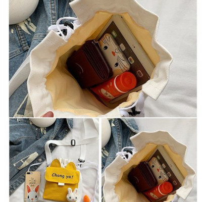 Túi đeo chéo nam nữ phong cách dễ thương  - BEE GEE DCTE1061