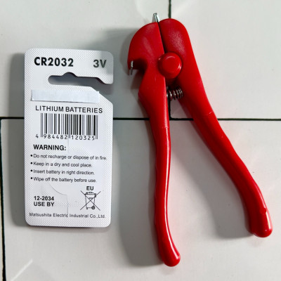 Combo Pin SmartKey CR2032 Nhật Bản Và Kìm Tách Remote SmartKey Tiện Dụng, Chống Trầy Xước