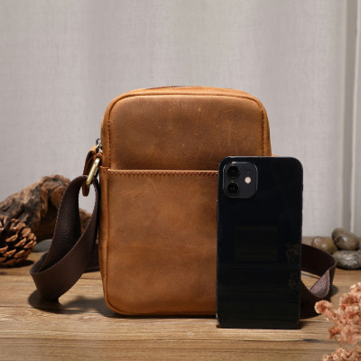 Túi đeo chéo nam DA BÒ THẬT – BEE GEE DCN9339