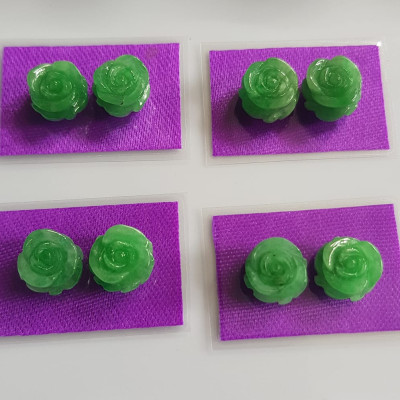 Đôi bông tai mới bông hồng nổi cao sịn đẹp xanh Ngọc tươi size đk 9,5mm x Cao 5mm Chất liệu đá ngọc cẩm thạch tự nhiên xanh ngọc tươi đều sịn bóng mượt đẹp nữ về bọc vàng lên đeo sang lắm ạ