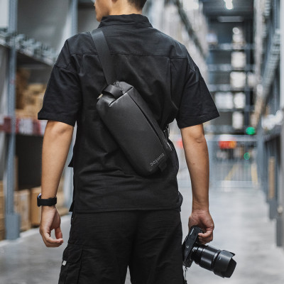 TÚI ĐEO CHÉO TOMTOC (USA) LIGHTWEIGHT CODURA SLING BAG BLACK (H02-A04D) - HÀNG CHÍNH HÃNG