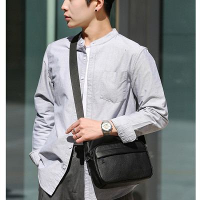 Túi đeo chéo nam DA BÒ THẬT - BEE GEE DCN9427