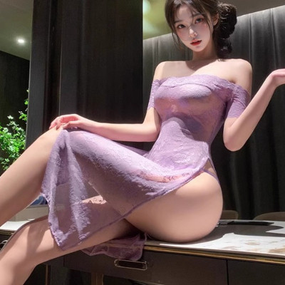 Đầm Ngủ Ren Lệch Tà Gợi Cảm Màu Tím Pastel – Thiết Kế Trễ Vai Hở Eo Quyến Rũ, Chất Ren Hoa Mềm Mại, Phong Cách Nữ Tính Ngọt Ngào, Sexy Nhẹ Nhàng, Freesize Phù Hợp Mọi Dáng Người C089