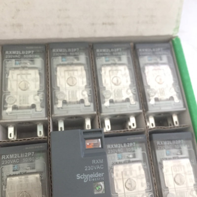 |Hàng Chính hãng| Rơ le trung gian RXM2LB2P7 Schneider 8 chân 220Vac