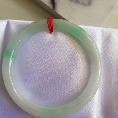 Vòng ĐÁ CẨM THẠCH TỰ NHIÊN TR Lý SAO 58  Size vòng 58mm x Dầy 8mm màu Trắng Bóng xanh lý nhẹ Đẹp sang  Nữ mệnh Kim mệnh Thủy 56kg - 68kg đeo ạ