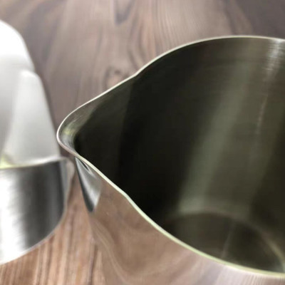 ca đong inox 304 - ca đánh sữa - cho barista trong việc tạo hình cho tách Cappuccino, Latte hay Macchiatto.