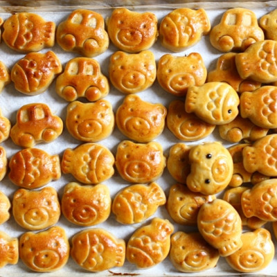 Bộ 8 khuôn cơm tạo hình ngộ nghĩnh cho bé yêu. kích thích bé ăn